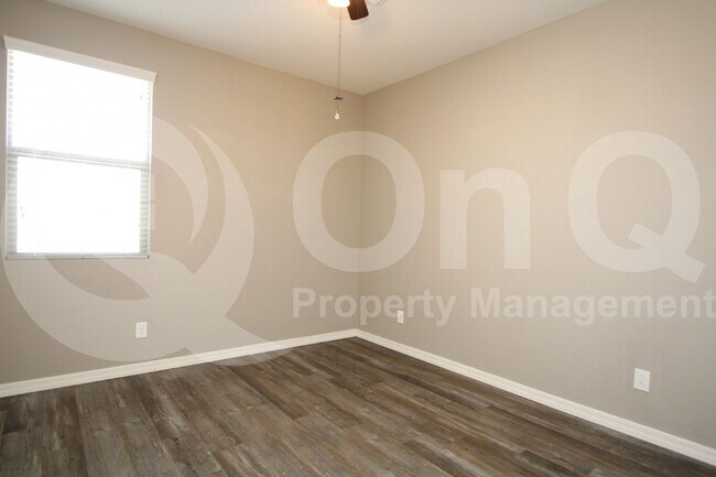 Building Photo - 17120 N 9th Pl