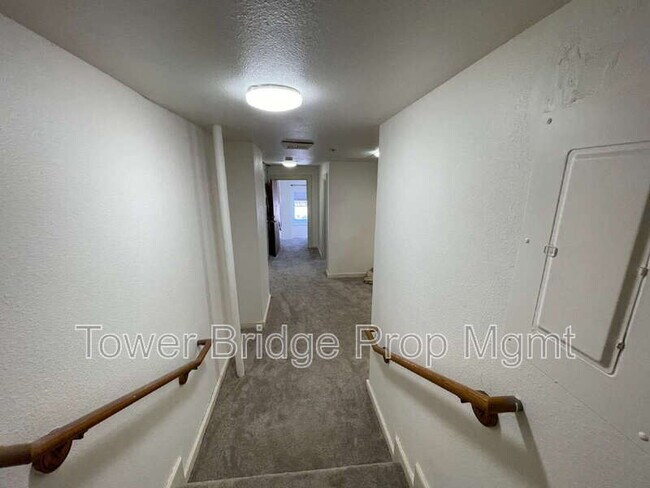 Building Photo - 122 I St