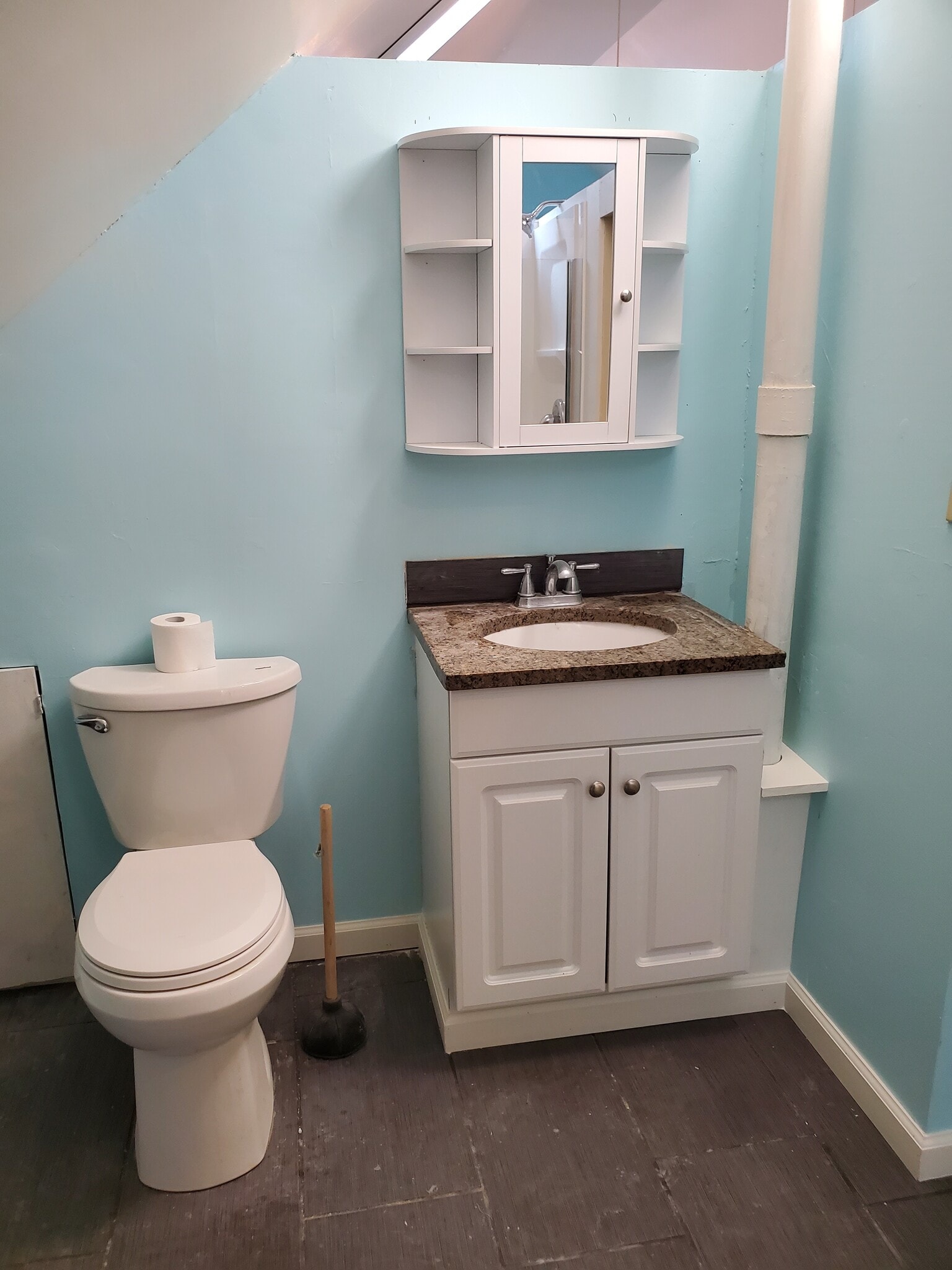 Bathroom - 216 N 4th Ave