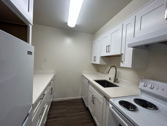 Building Photo - Nice Cozy 1 Bedroom Condo !!!