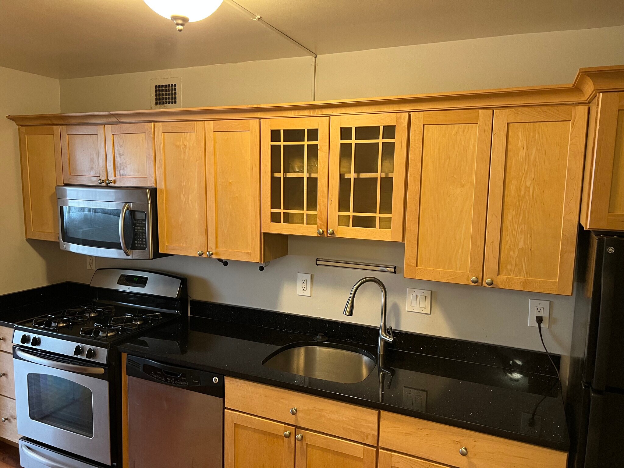 Building Photo - 4515 Willard Ave
