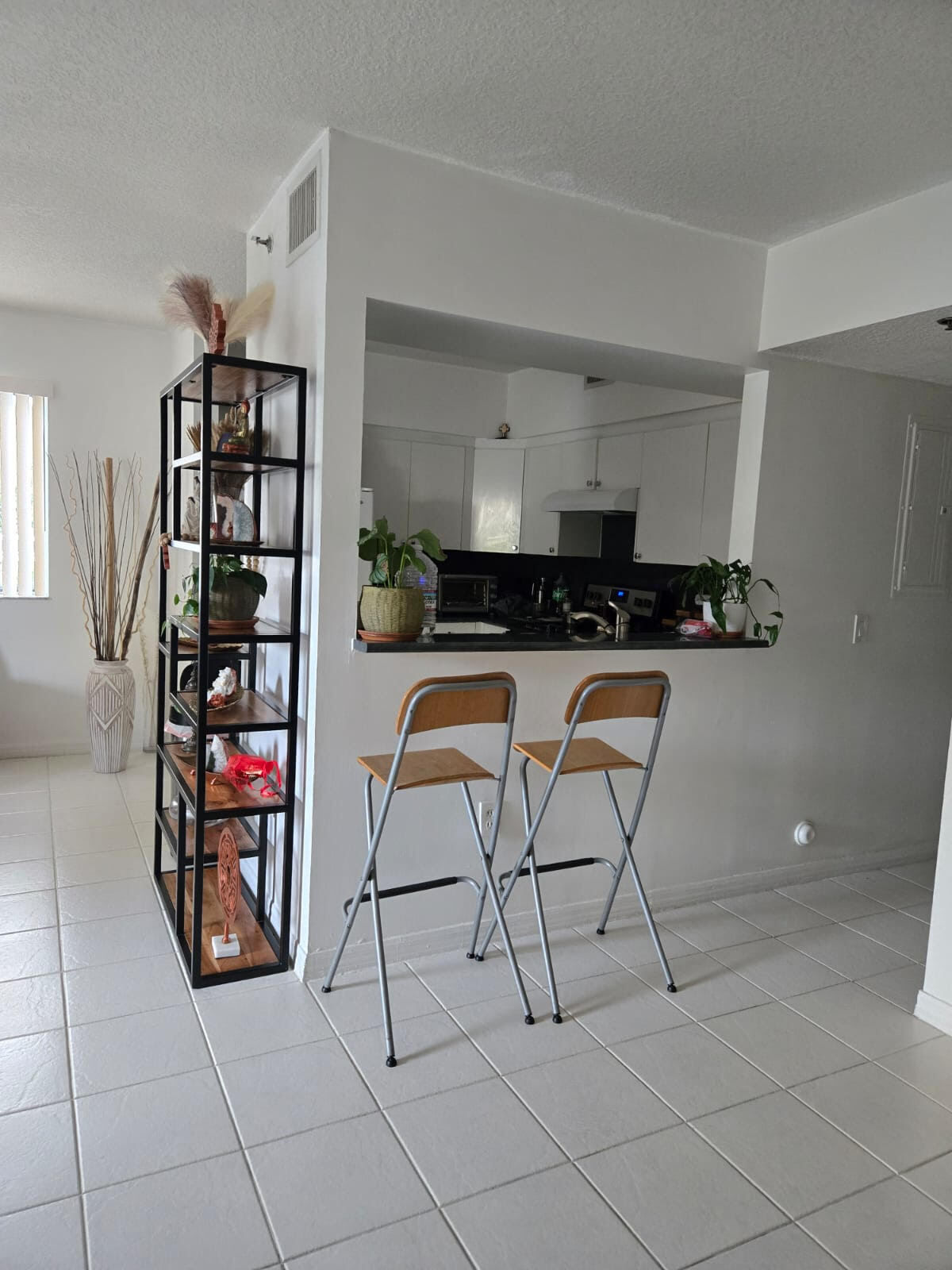 Building Photo - 9340 Fontainebleau Blvd