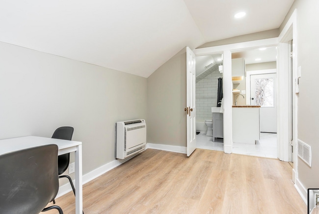 Building Photo - Charming, Fully Furnished Kenwick Rental | $1,500/mo – Utilities Included