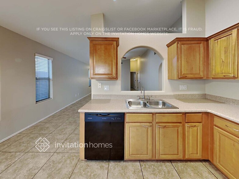 Building Photo - 9128 S Parkside Ln W
