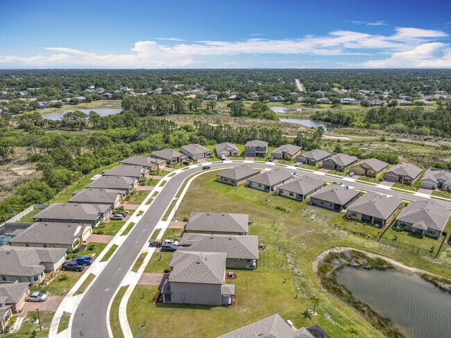 Building Photo - 870 Remington Green Dr SE