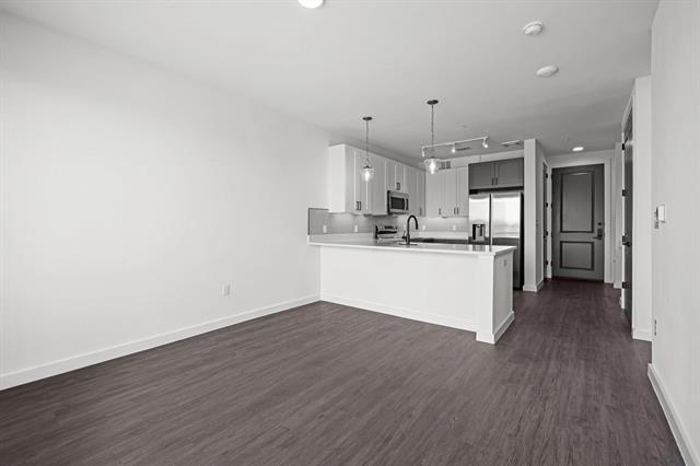 Building Photo - 1100 N Zang Blvd