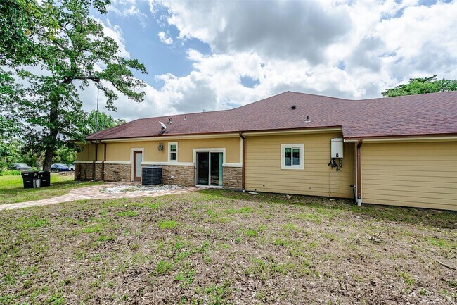 Building Photo - 295 Pine Valley Loop