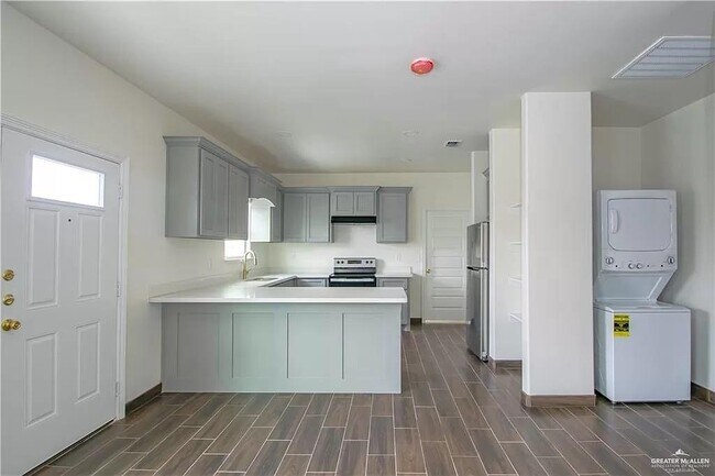 Building Photo - 18 W Sandlewood St