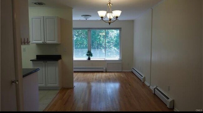 Building Photo - 123 Katona Dr