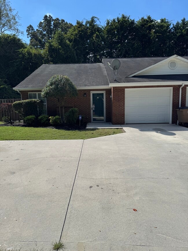 Primary Photo - 7204 S Northshore Dr
