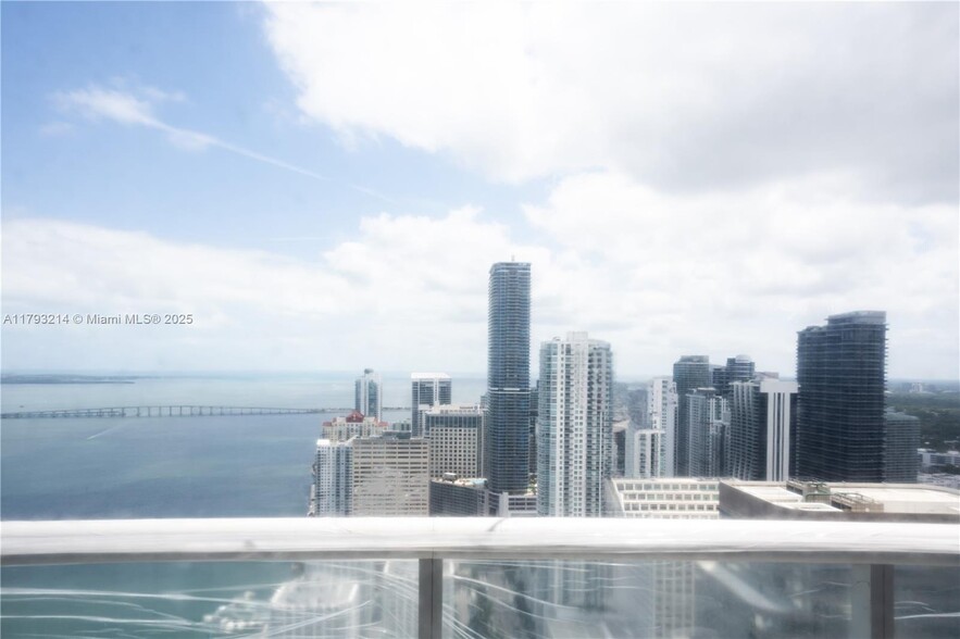 Primary Photo - 495 Brickell Ave