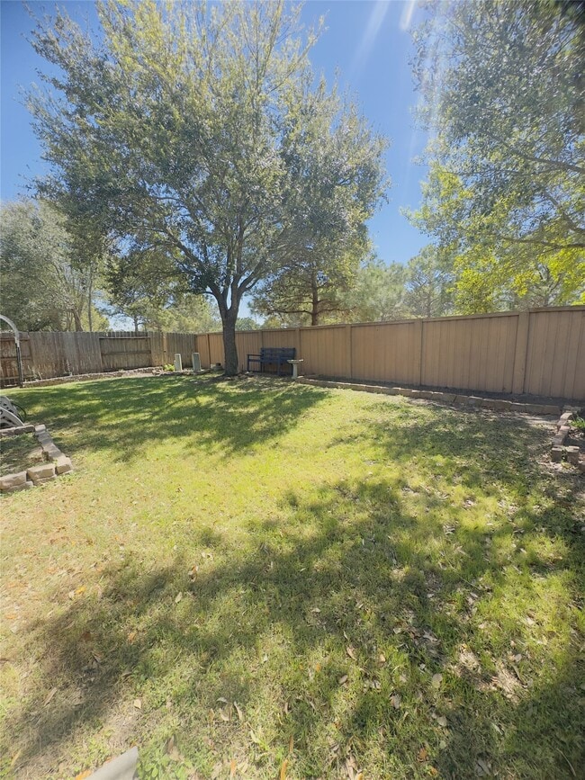 Building Photo - 26327 Cedar Pine Dr