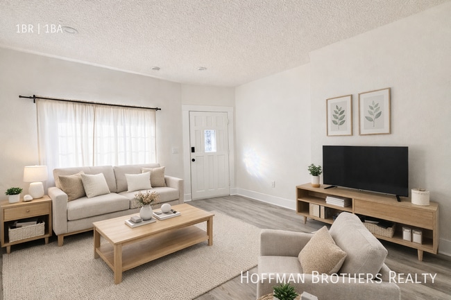 Building Photo - 1338 S Catalina St