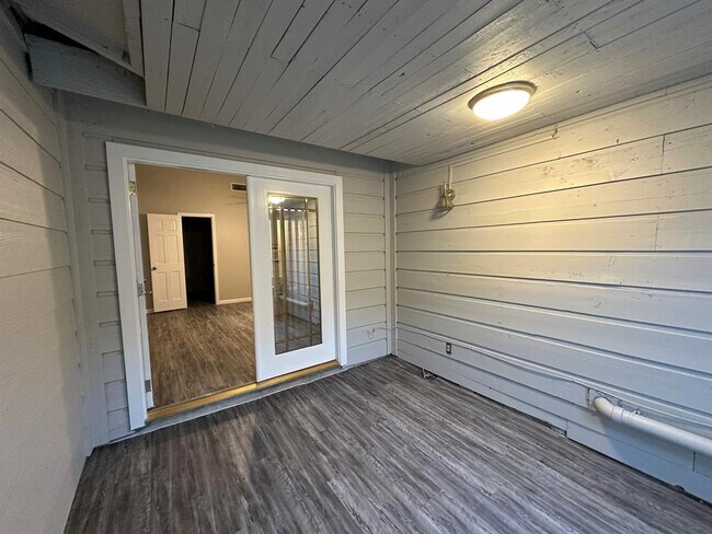 Building Photo - 295 Mooring Cir