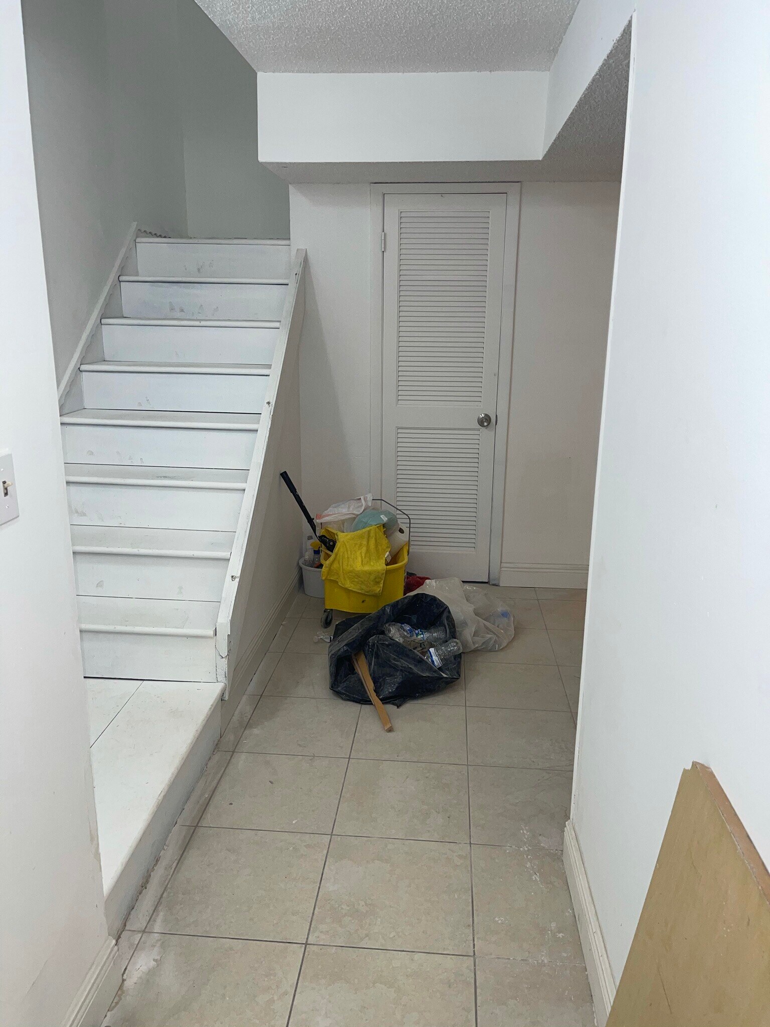 Building Photo - 5953 NW 25th Ct