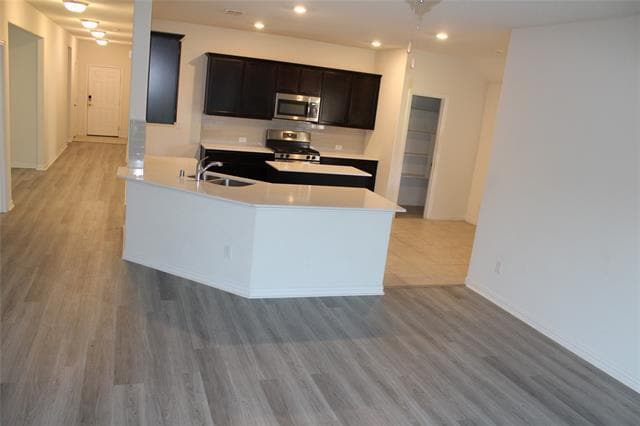 Building Photo - 1321 Rembrandt Dr