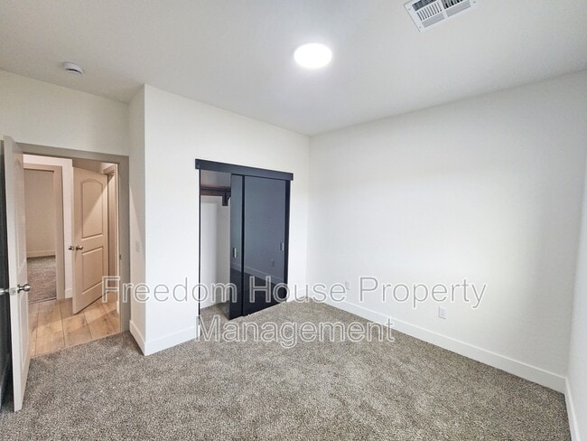 Building Photo - 1340 Arrowhead St