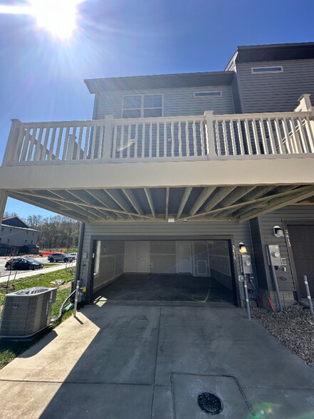 Building Photo - 3615 Artesian Ln
