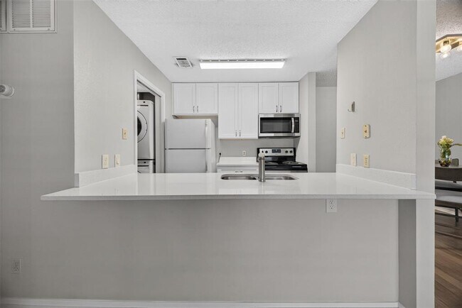 Building Photo - 3115 Helms St