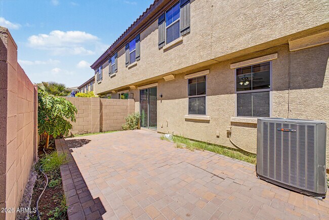 Building Photo - 1432 N 80th Dr