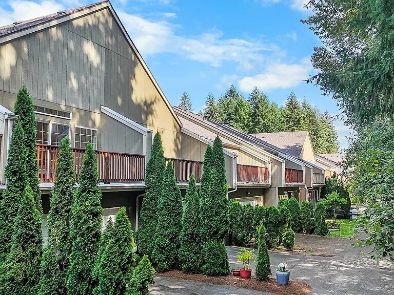 Building Photo - 2732 Hidden Springs Loop SE