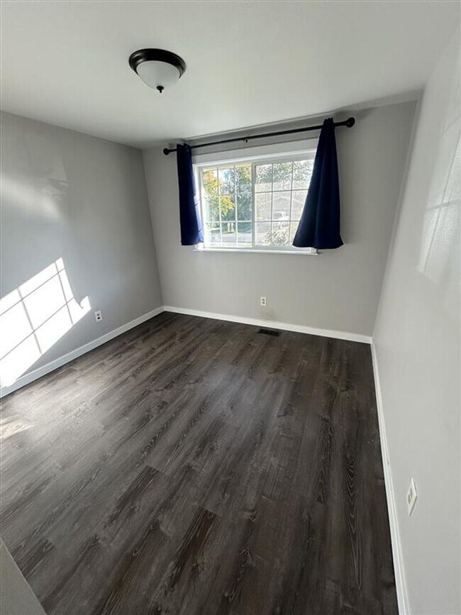 Building Photo - Three Bedroom House for Rent in Everson wi...