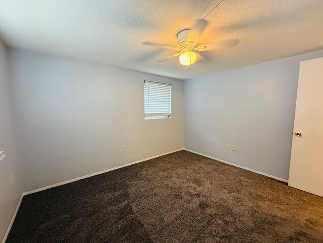 Building Photo - 7910 Lilac Dr
