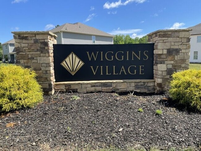 Building Photo - 3 Bedroom 2.5 Bathroom Townhome!