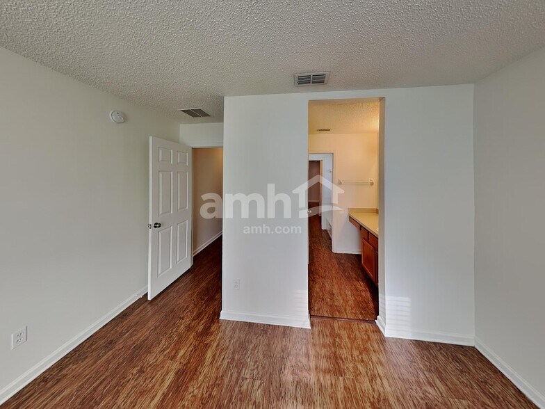 Building Photo - 12690 Richfield Blvd