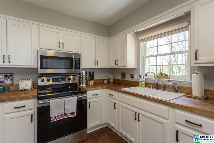 Building Photo - 707 Truss Ferry Rd