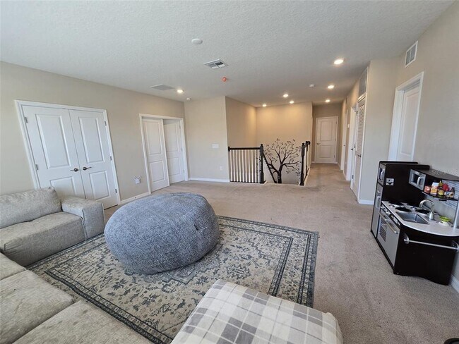 Building Photo - 10912 Honor Rd