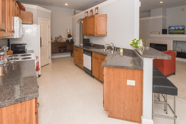 Building Photo - 8404 Old World Ct