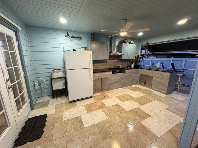 Building Photo - 7704 San Carlos Dr