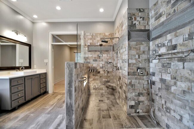Building Photo - 6615 Butler Oaks Ct