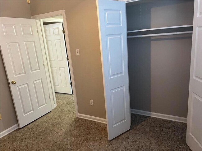 Building Photo - 7612 W Judge Perez Dr