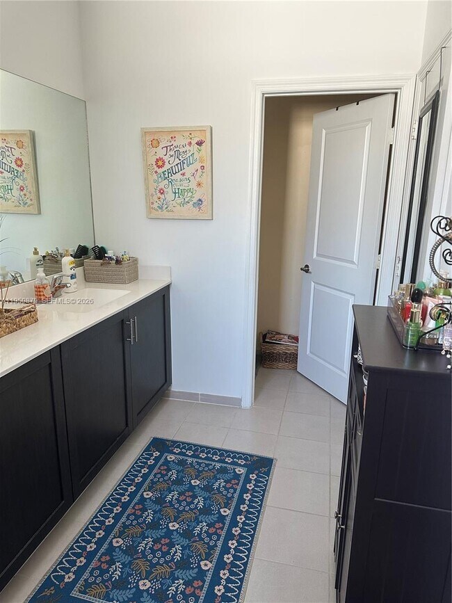 Building Photo - 2615 SE 12th St