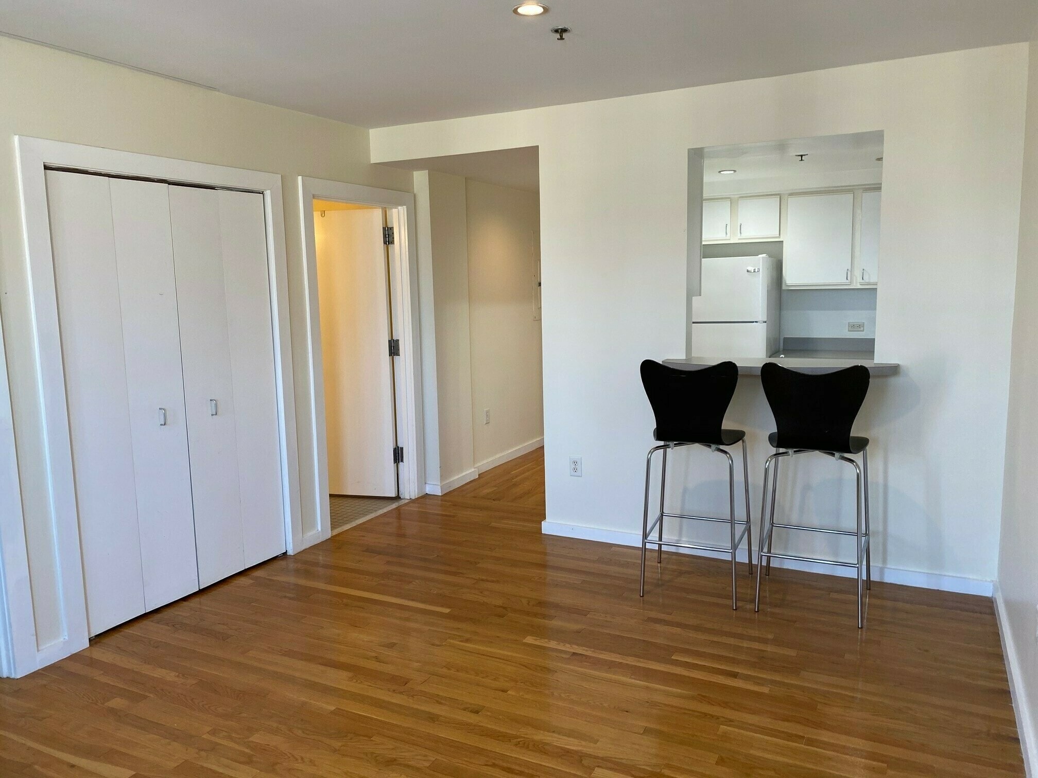 Building Photo - 534 Commonwealth Ave