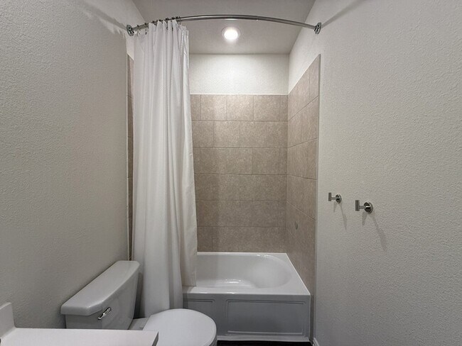 Building Photo - 783 Bayberry Ln