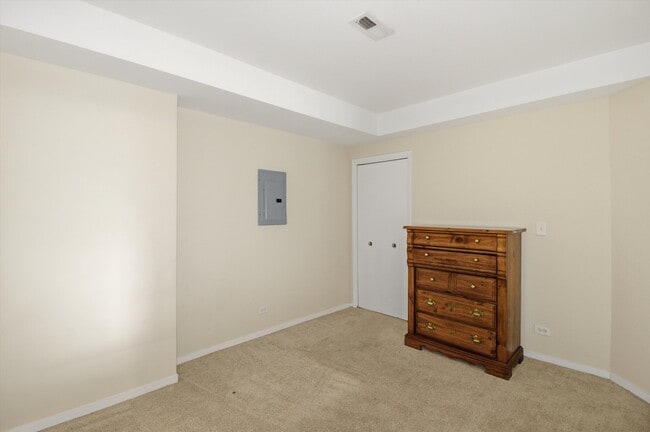 Building Photo - 6337 Roosevelt Rd