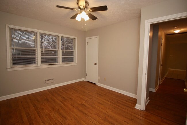 Building Photo - Adorable 3-brm brick ranch with lots of natural light, family room/den, attached garage