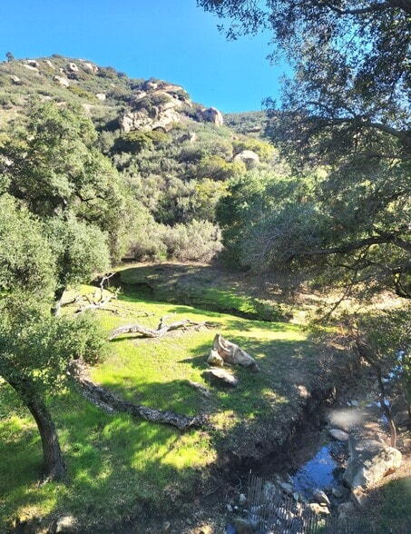 Building Photo - 380 Box Canyon Rd