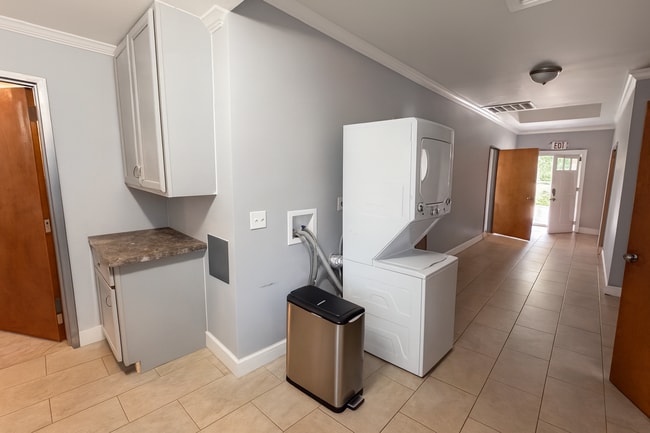 Building Photo - 1278 Jackson St