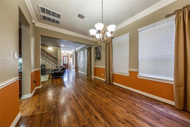 Building Photo - 2938 Royal Oaks Crest