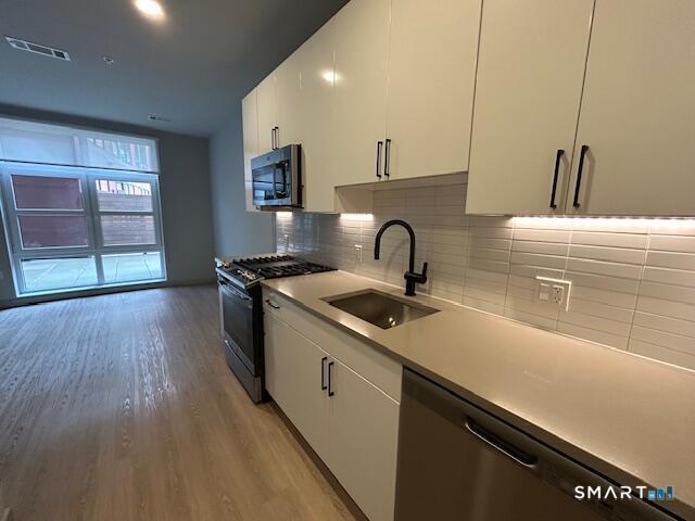 Building Photo - 711 Summer St