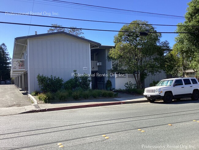 Building Photo - Downtown Newly remodeled 1 bedroom
