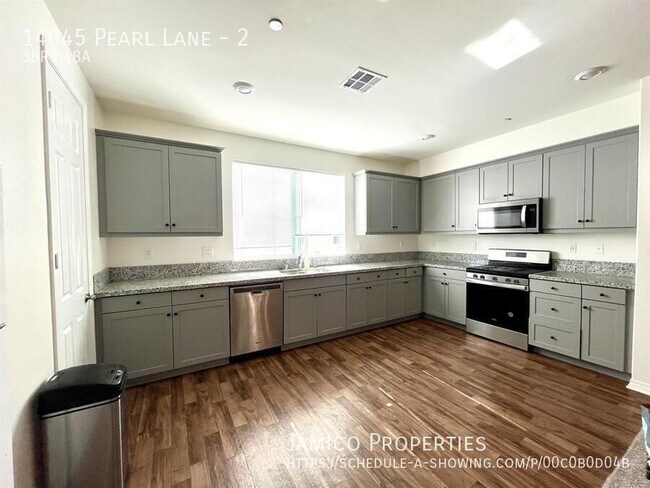 Building Photo - 14045 Pearl Ln