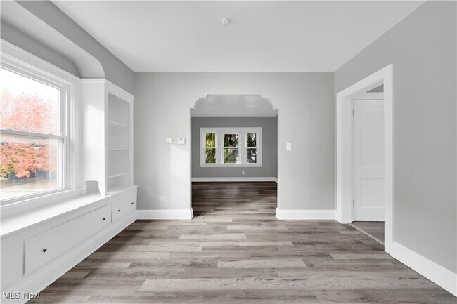 Building Photo - 19792 Pasnow Ave