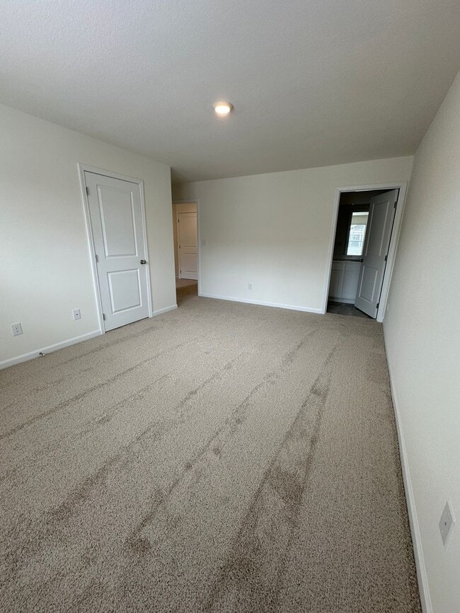 Building Photo - 3 Bedroom / 2.5 Bath Townhome Kingsport, TN