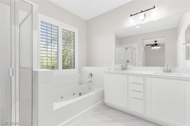 Building Photo - 11837 Luna Del Mar Ln