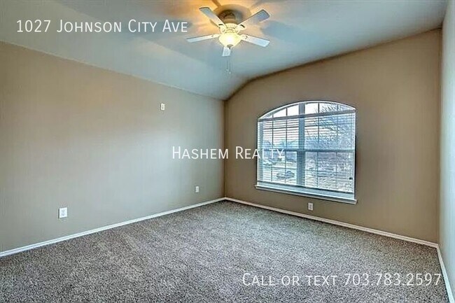 Building Photo - 1027 Johnson City Ave